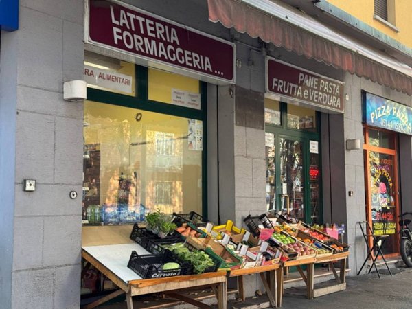 negozio in vendita a Bologna in zona San Vitale