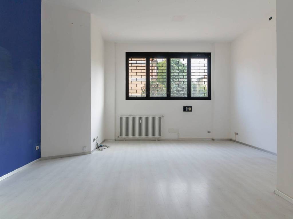 ufficio in vendita a Bologna in zona Savena