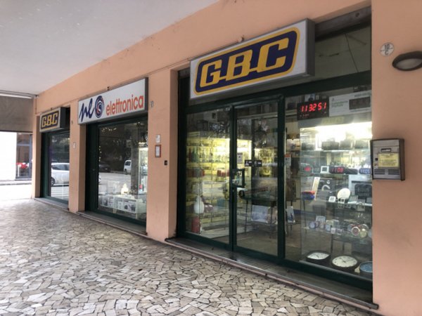 negozio in vendita a Bologna in zona Savena