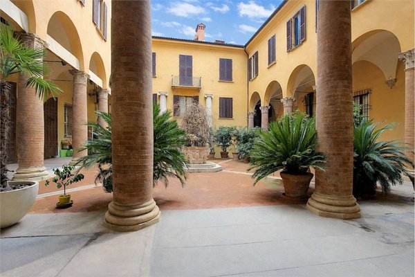 appartamento in vendita a Bologna in zona Centro Storico