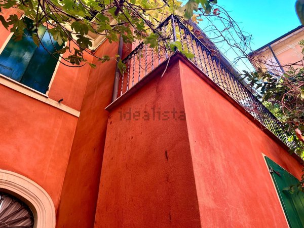 casa indipendente in vendita a Bologna in zona Santo Stefano