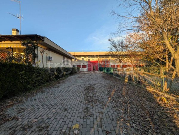 appartamento in vendita a Bologna in zona Zona Industriale Ròveri