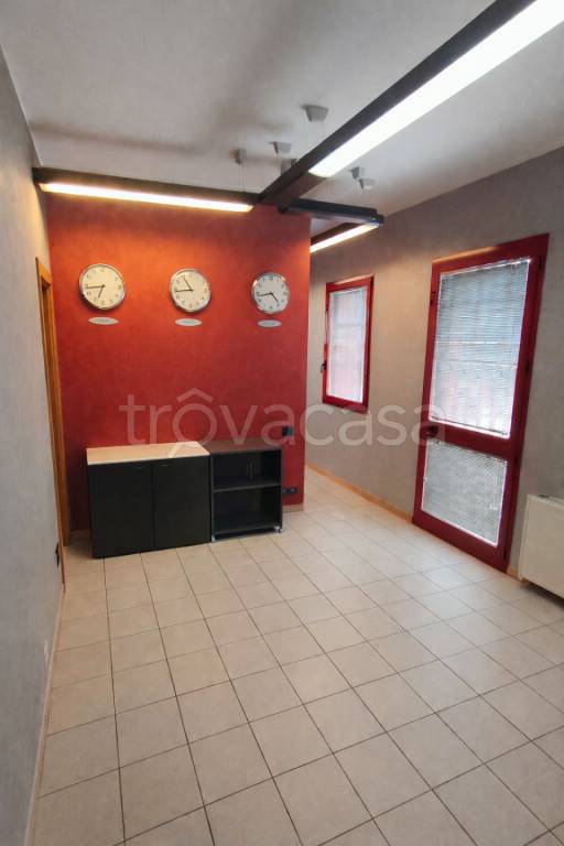 ufficio in vendita a Bologna in zona Borgo Panigale