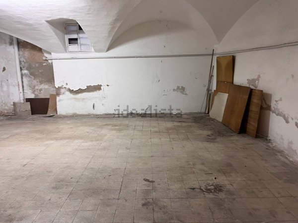 locale di sgombero in vendita a Bologna in zona San Vitale