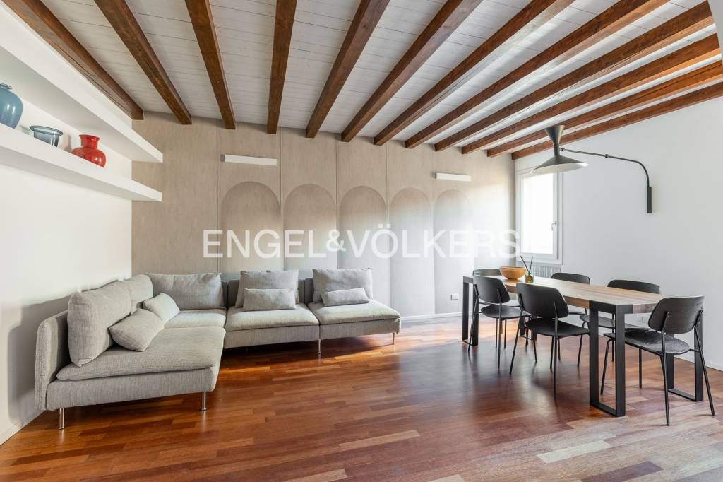 appartamento in vendita a Bologna in zona Santo Stefano