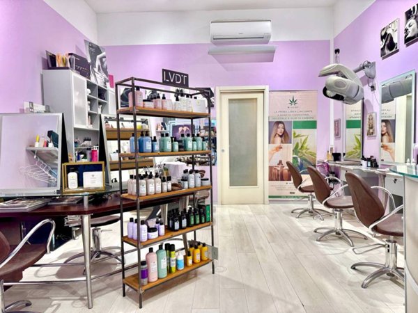 negozio in vendita a Bologna in zona San Vitale