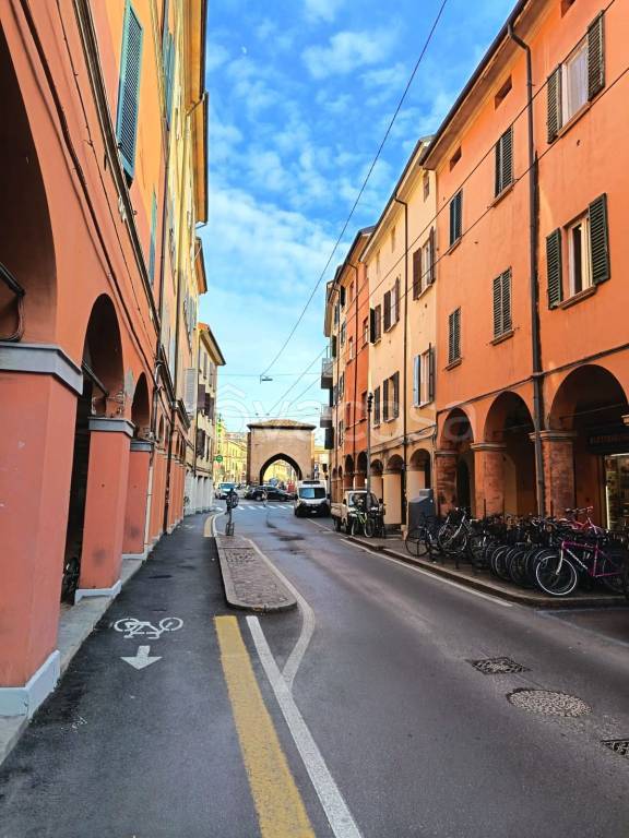 negozio in vendita a Bologna in zona San Vitale