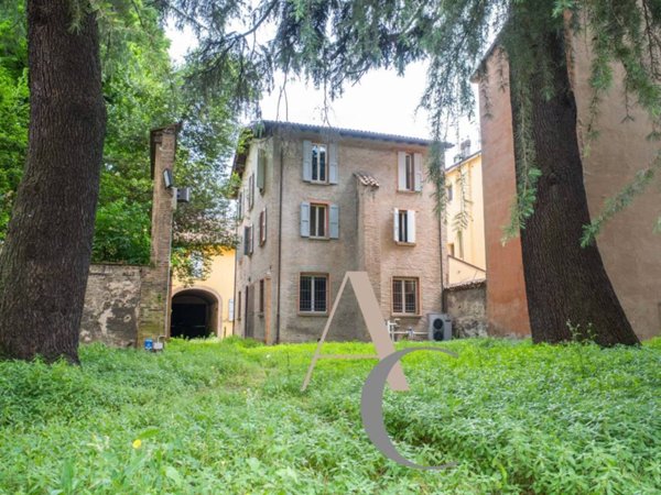 appartamento in vendita a Bologna in zona Santo Stefano