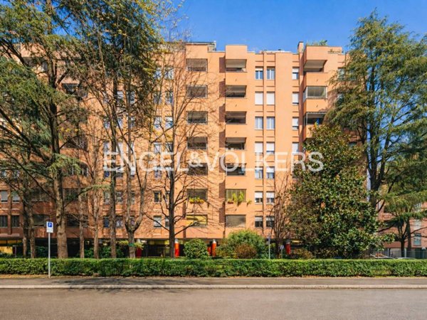 negozio in vendita a Bologna in zona San Vitale