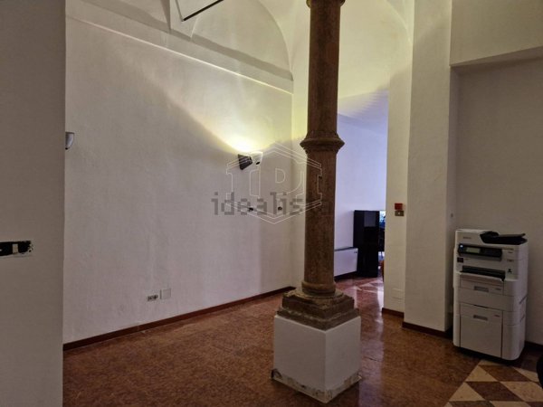 ufficio in vendita a Bologna in zona Centro Storico