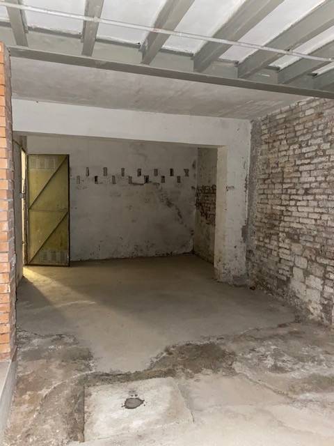 locale commerciale in vendita a Bologna