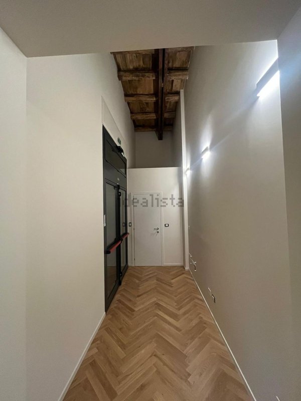 negozio in vendita a Bologna in zona Saragozza