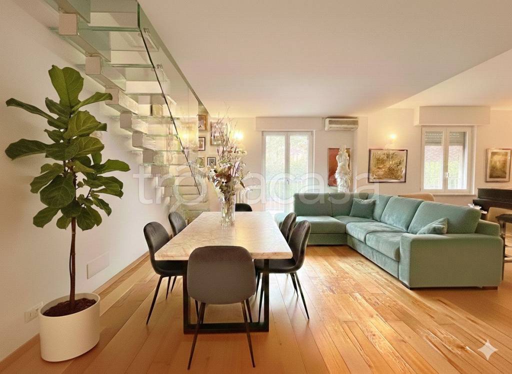 appartamento in vendita a Bologna in zona Santo Stefano