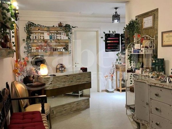 negozio in vendita a Bologna in zona Centro Storico