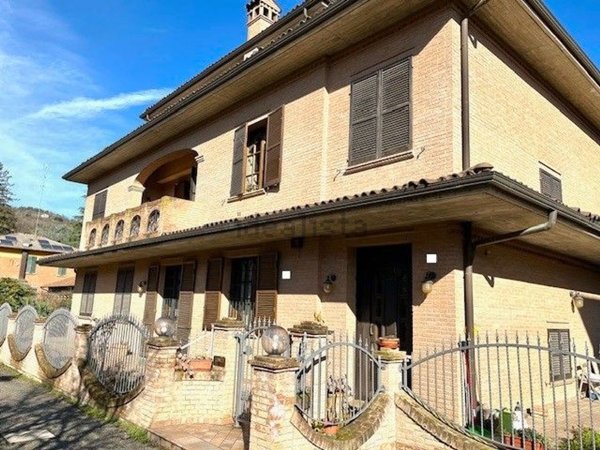 casa indipendente in vendita a Bologna