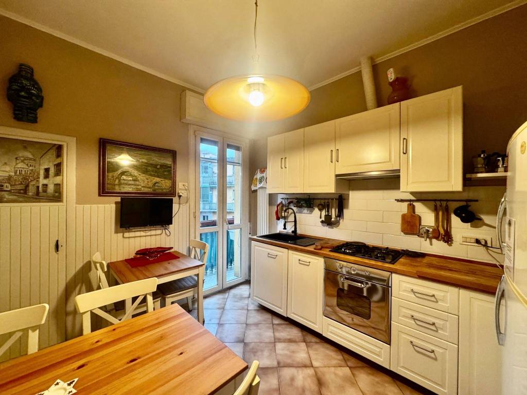 appartamento in vendita a Bologna in zona Saffi