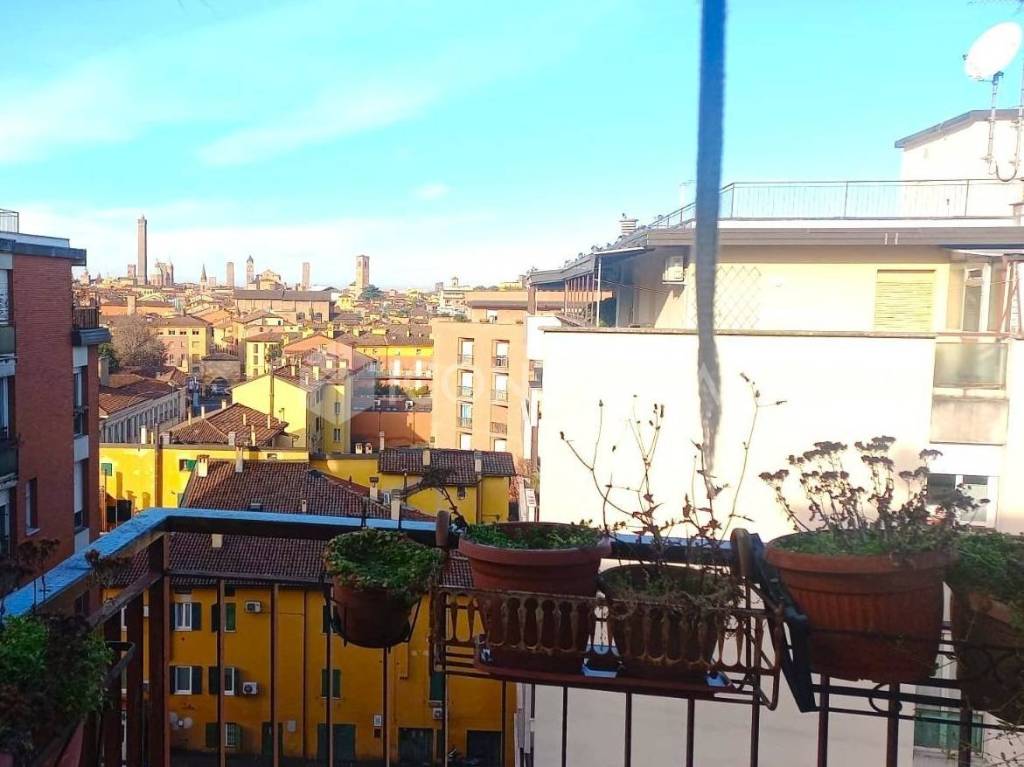 appartamento in vendita a Bologna in zona San Vitale