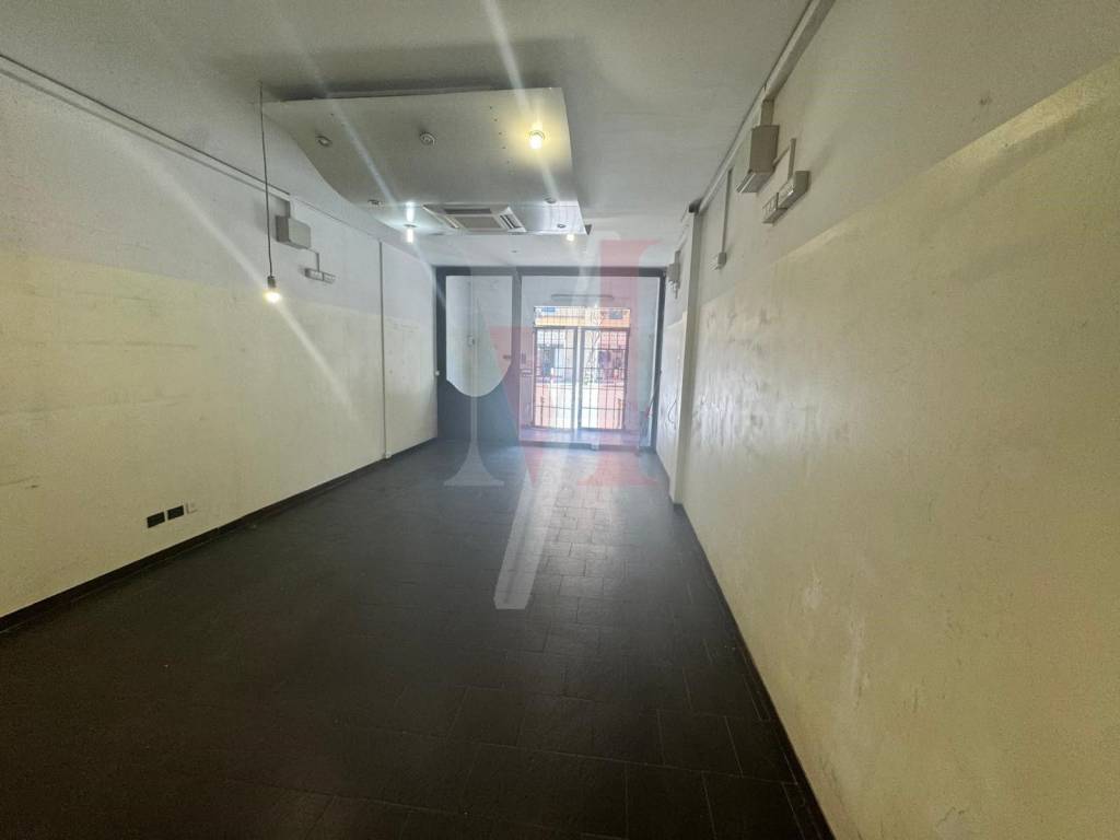 negozio in vendita a Bologna in zona Murri
