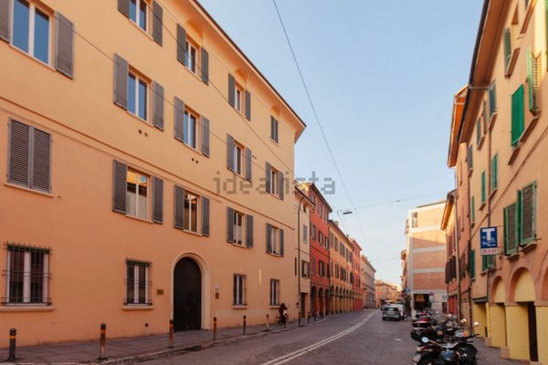 appartamento in vendita a Bologna in zona Saragozza