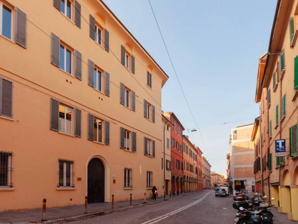 appartamento in vendita a Bologna in zona Saragozza