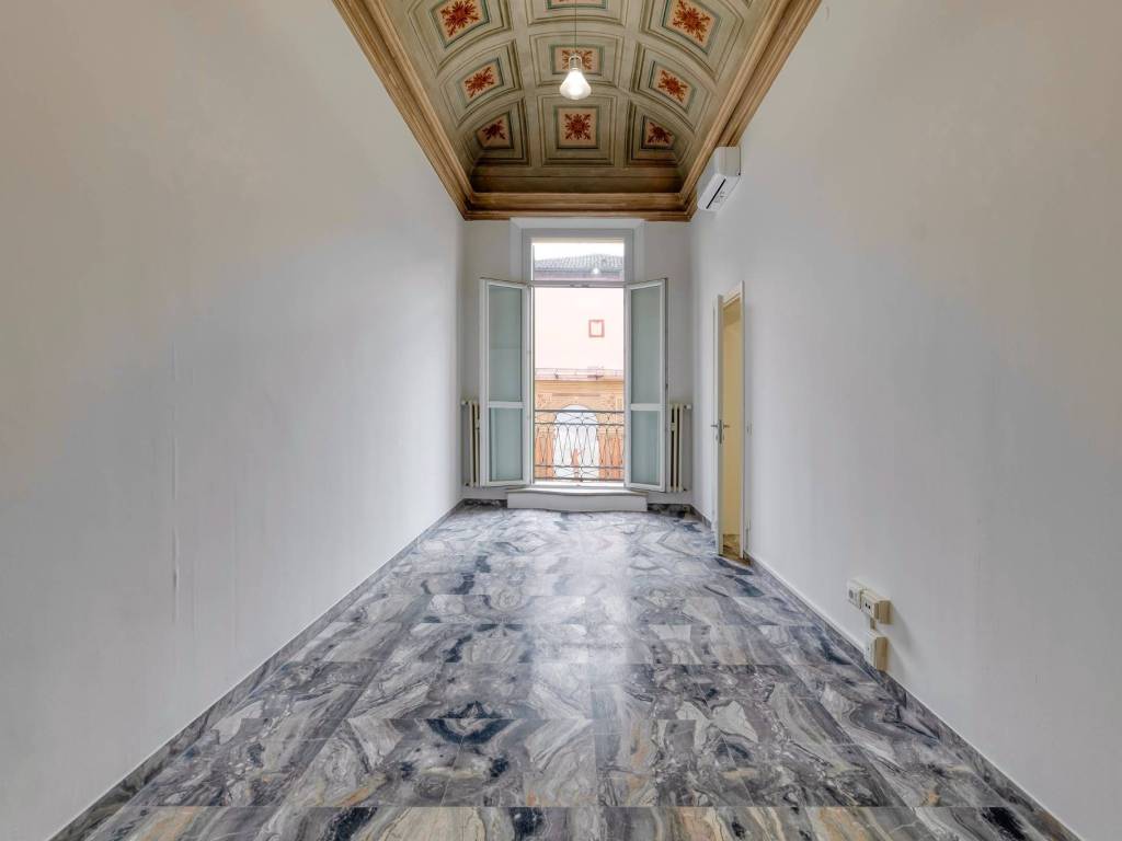 ufficio in vendita a Bologna in zona Saragozza