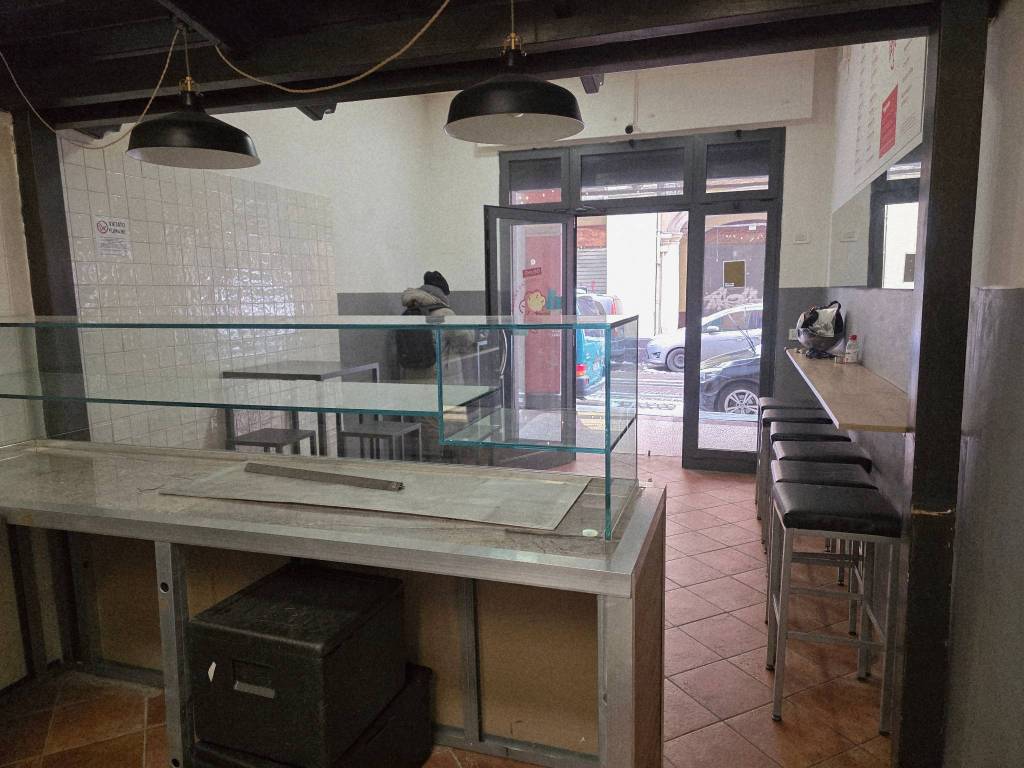 negozio in vendita a Bologna in zona Centro Storico