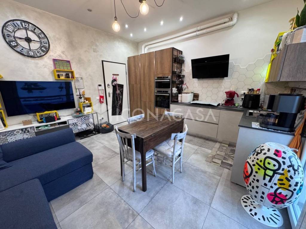 appartamento in vendita a Bologna in zona Saffi