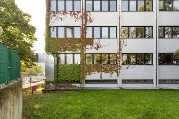 locale di sgombero in vendita a Bologna in zona Corticella