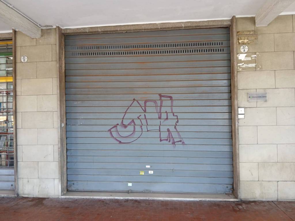 negozio in vendita a Bologna in zona San Donato