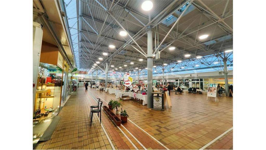 negozio in vendita a Bologna in zona Pilastro