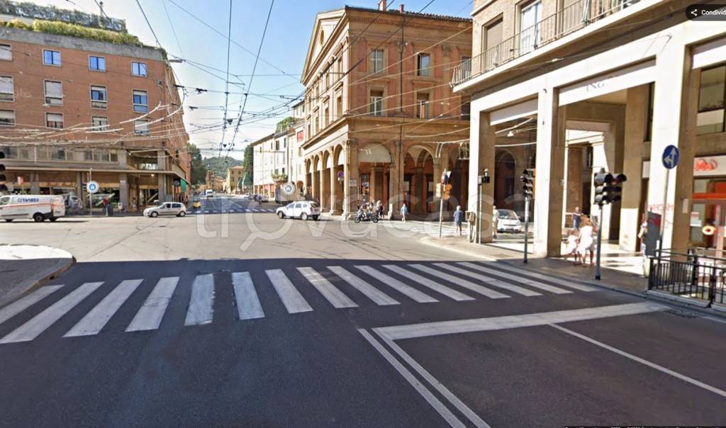 negozio in vendita a Bologna in zona Centro Storico