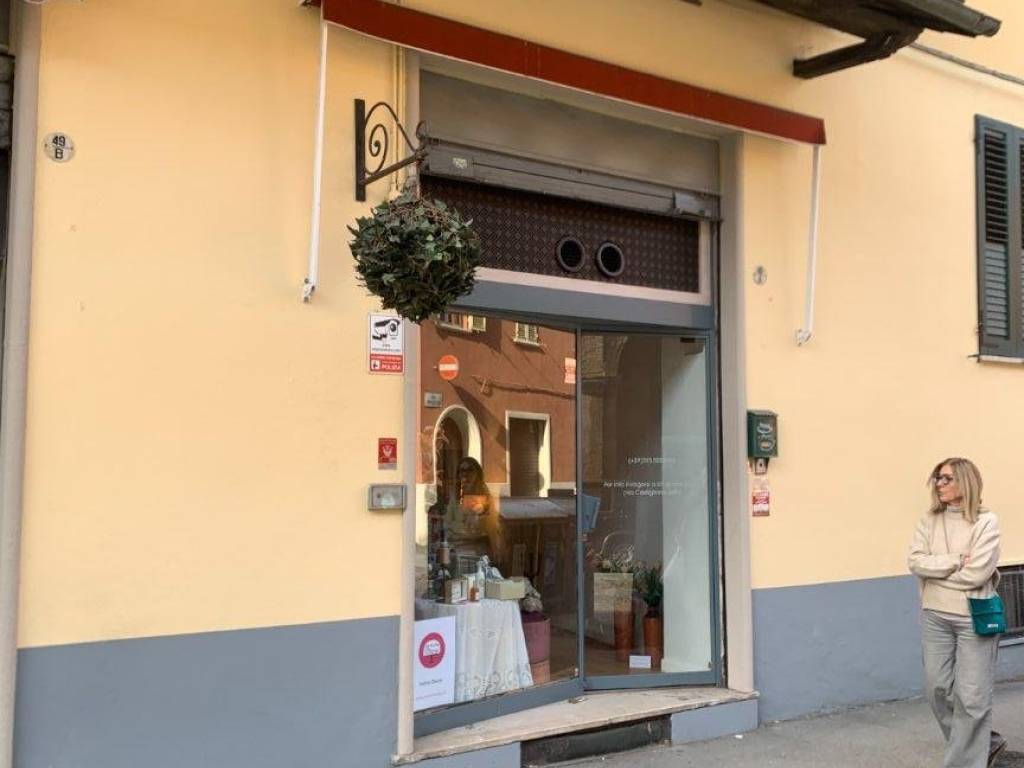 negozio in vendita a Bologna in zona Santo Stefano