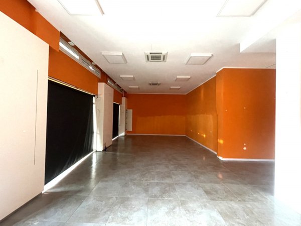 negozio in vendita a Bologna in zona Corticella