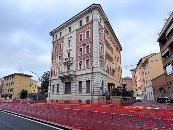 appartamento in vendita a Bologna in zona Saffi