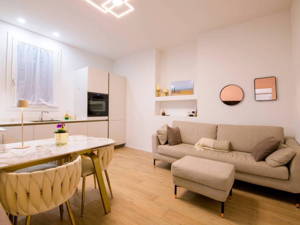 appartamento in vendita a Bologna in zona Santo Stefano