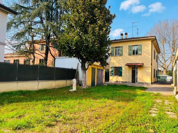 casa indipendente in vendita a Bologna in zona Corticella