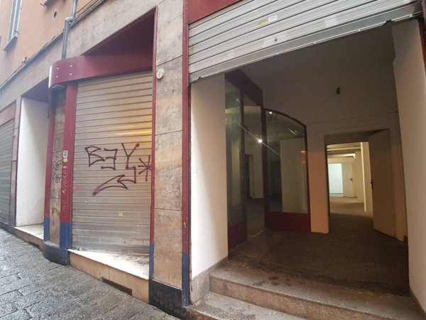 negozio in vendita a Bologna in zona Centro Storico