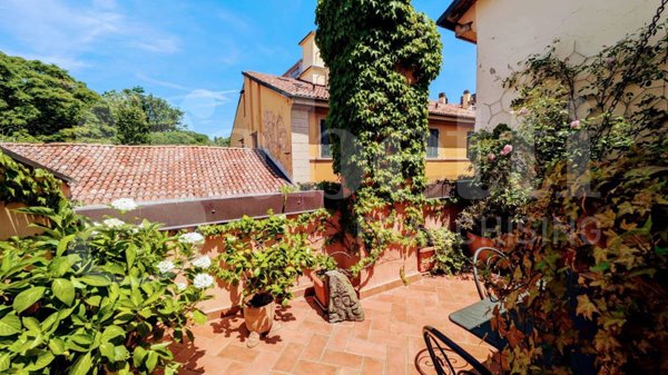 appartamento in vendita a Bologna in zona Santo Stefano