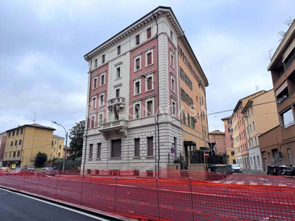 appartamento in vendita a Bologna in zona Saffi