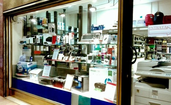 negozio in vendita a Bologna in zona Centro Storico