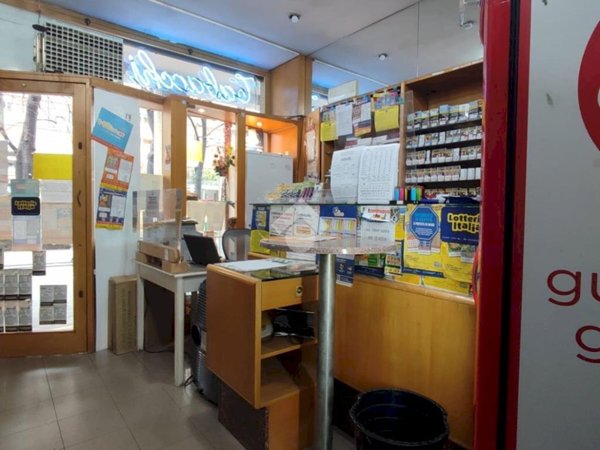 negozio in vendita a Bologna