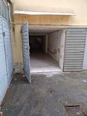 locale commerciale in vendita a Bologna in zona Corticella