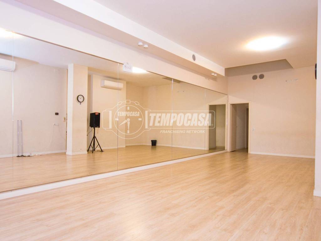 negozio in vendita a Bologna