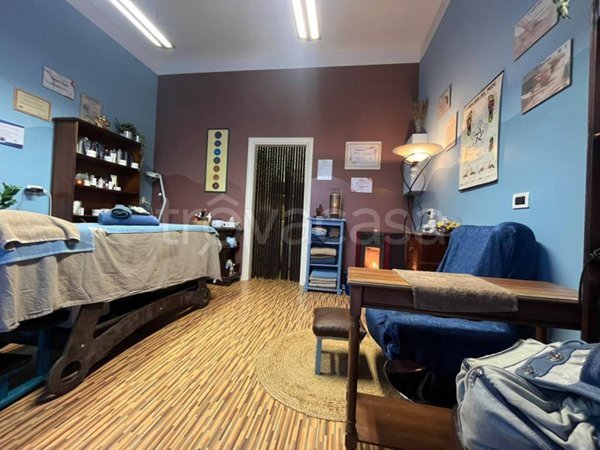 negozio in vendita a Bologna in zona Santa Viola