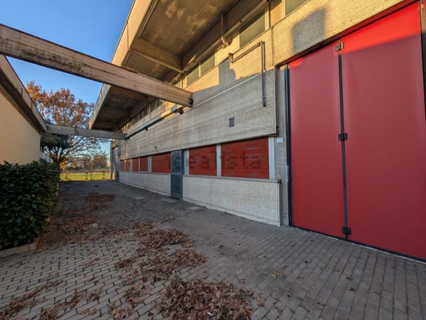 ufficio in vendita a Bologna in zona Zona Industriale Ròveri