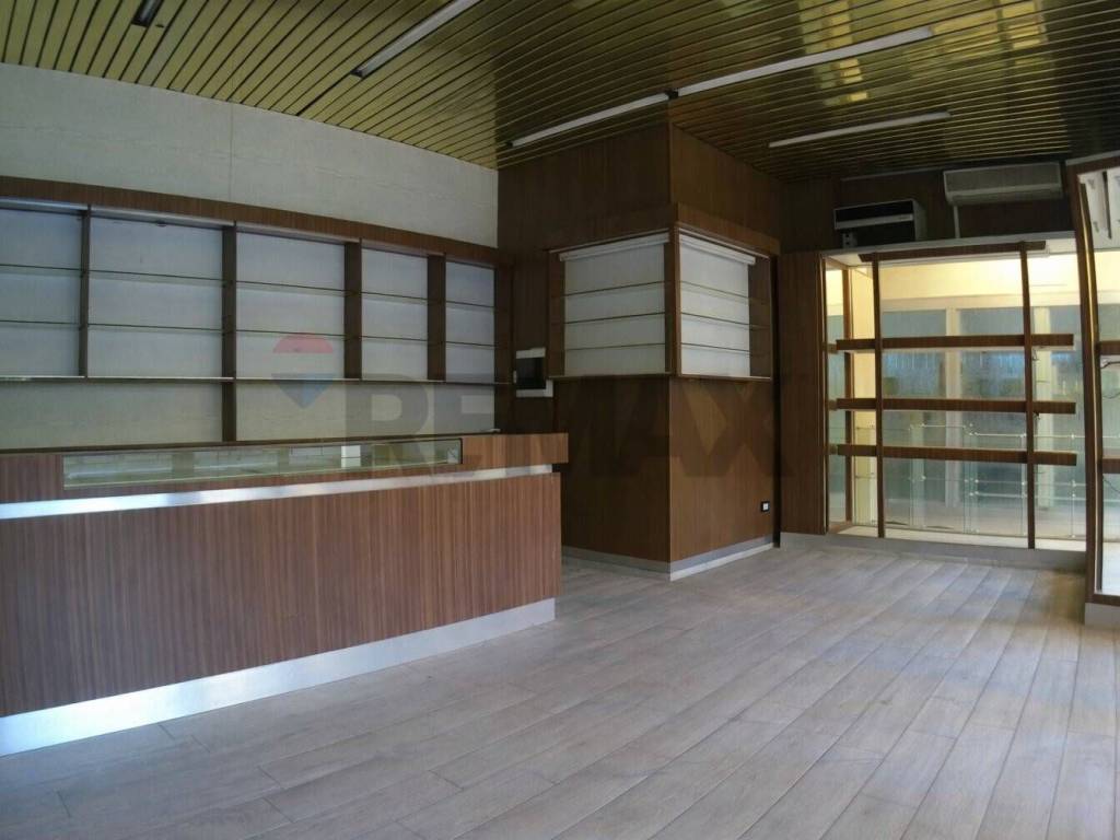 negozio in vendita a Bologna in zona Savena