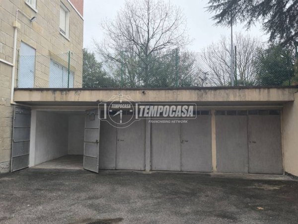 locale di sgombero in vendita a Bologna in zona Barca