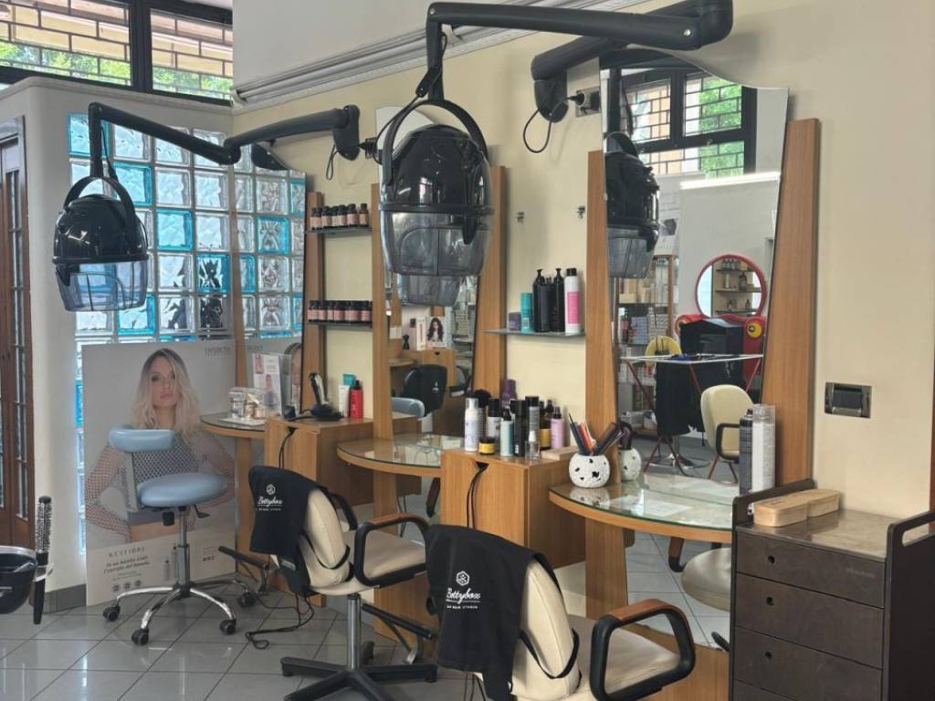 negozio in vendita a Bologna in zona San Donato