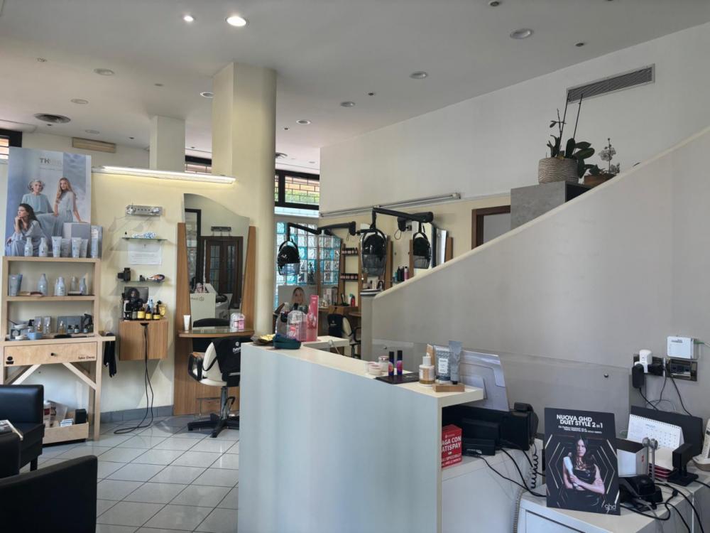 negozio in vendita a Bologna in zona San Donato