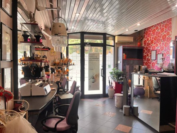 negozio in vendita a Bologna in zona Pilastro